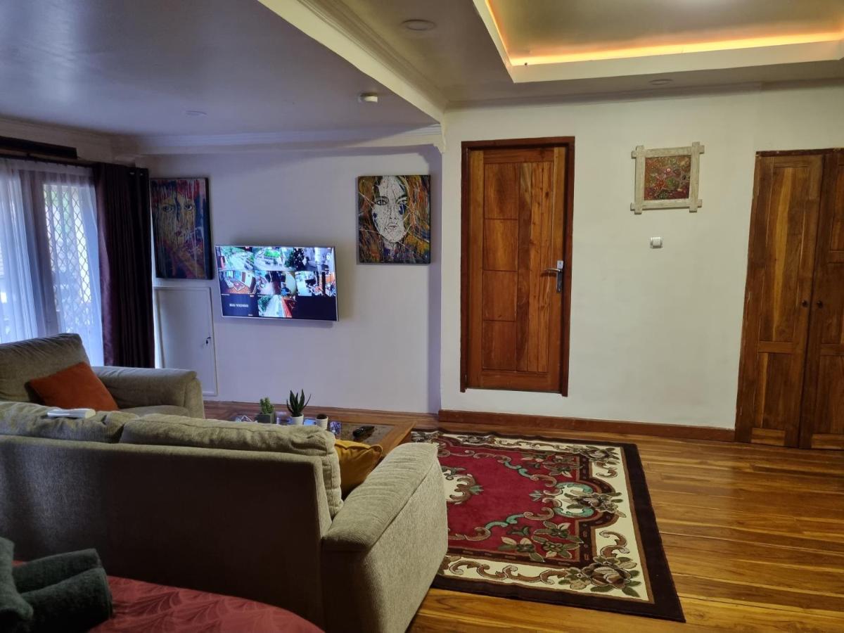Suci'S Friendly Apartments 马塔兰 外观 照片