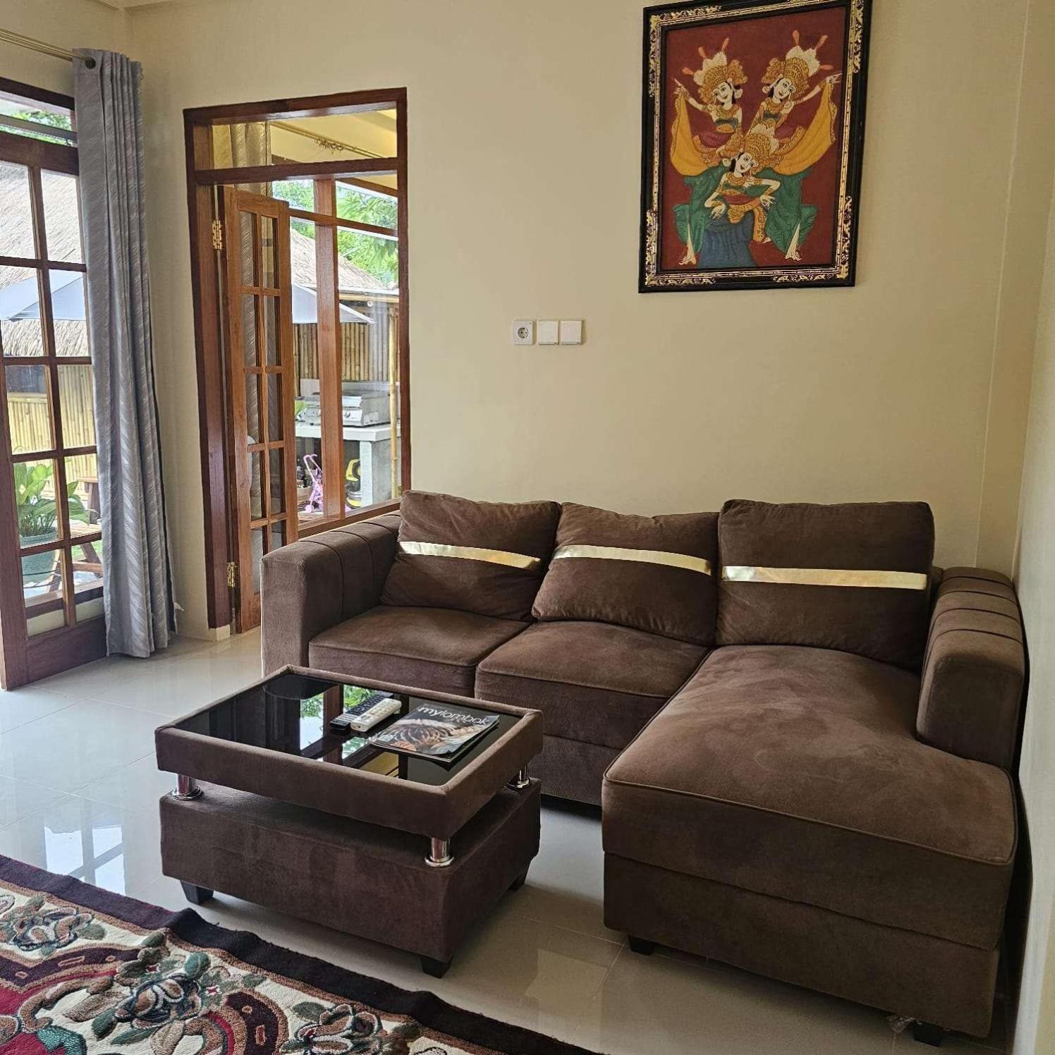 Suci'S Friendly Apartments 马塔兰 外观 照片