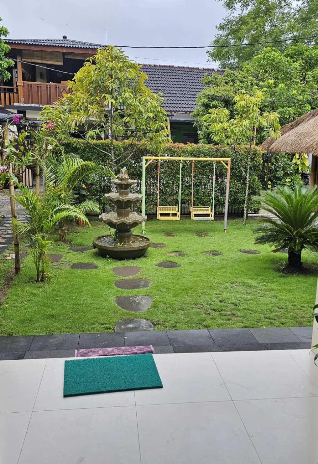 Suci'S Friendly Apartments 马塔兰 外观 照片