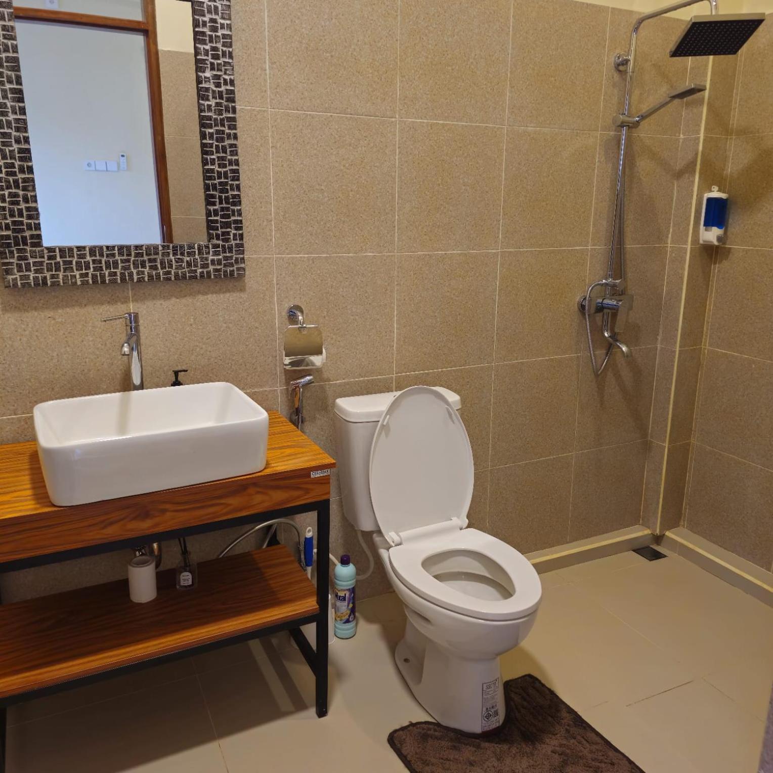 Suci'S Friendly Apartments 马塔兰 外观 照片
